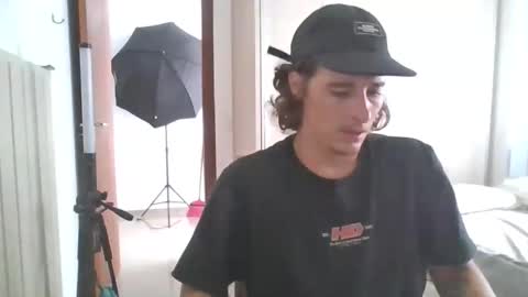 Snapshot of wave_boyy chatting on 03.12.26 wave_boyy online show from 03.12.26