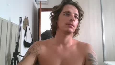 Snapshot of wave_boyy chatting on 03.18.26 wave_boyy online show from 03.18.26