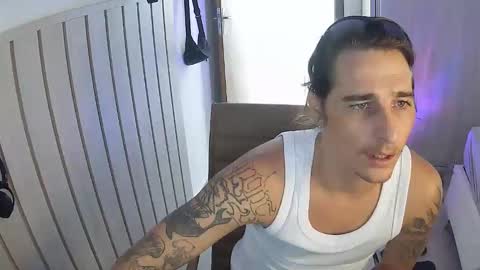 Snapshot of wave_boyy chatting on 03.31.26 wave_boyy online show from 03.31.26