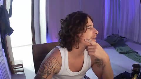 Snapshot of wave_boyy chatting on 04.05.26 wave_boyy online show from 04.05.26