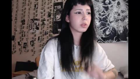 Snapshot of wavy_nights chatting on 04.19.26 Mina online show from 04.19.26