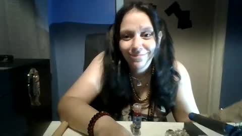 Snapshot of waywardqueen chatting on 10.02.25 waywardqueen online show from 10.02.25