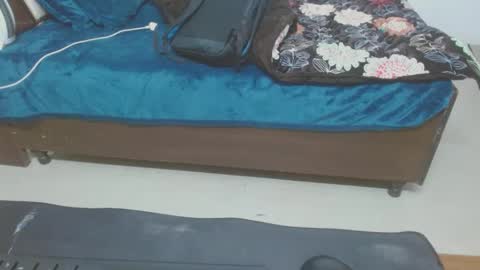 Snapshot of we_are_indian chatting on 12.30.24 khushiwife kabirhubby kavyasexy gf online show from 12.30.24