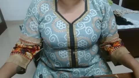 Snapshot of we_are_indian chatting on 03.12.25 khushiwife kabirhubby kavyasexy gf online show from 03.12.25