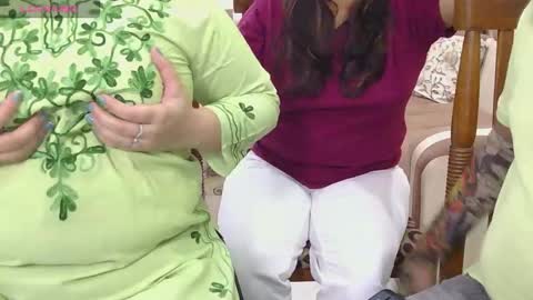 Snapshot of we_are_indian chatting on 09.13.25 khushiwife kabirhubby kavyasexy gf online show from 09.13.25