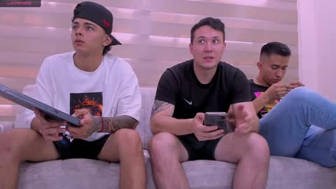 Jhonny Dick  his neighbors. online show from 01.12.25