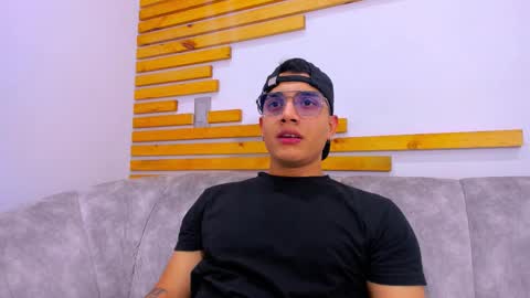 Jhonny Dick  his neighbors. online show from 09.24.25