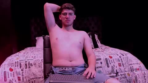 Jhonny Dick  his neighbors. online show from 03.12.26