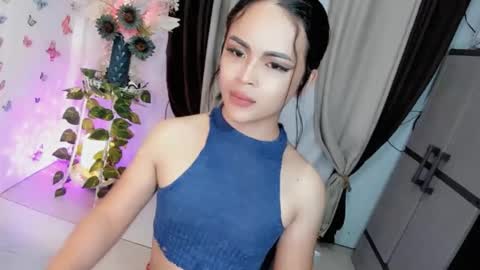 Hi Im LOVIE Please dont forget to follow and thumbs up me online show from 04.28.26