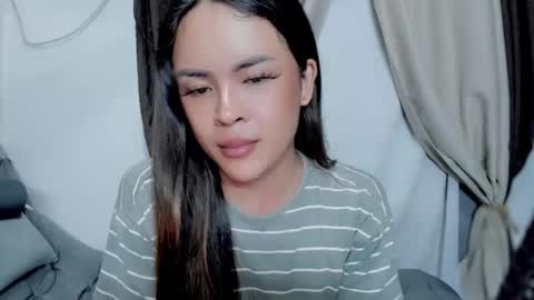 Hi Im LOVIE Please dont forget to follow and thumbs up me online show from 05.23.26