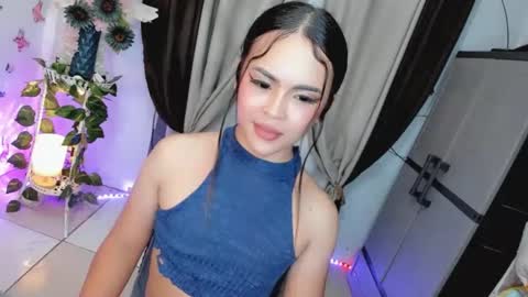 Hi Im LOVIE Please dont forget to follow and thumbs up me online show from 05.25.26