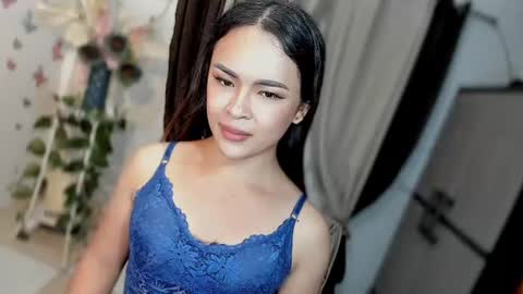 Hi Im LOVIE Please dont forget to follow and thumbs up me online show from 06.05.26