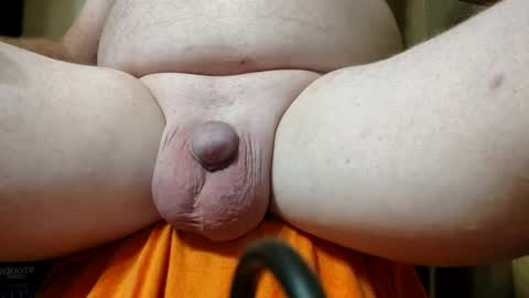 Snapshot of wellequipdhunter90210 chatting on 10.02.25 wellequiodhunter90210 online show from 10.02.25