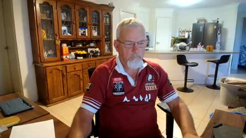 Snapshot of wellhelloo chatting on 06.17.26 Wellhelloo online show from 06.17.26
