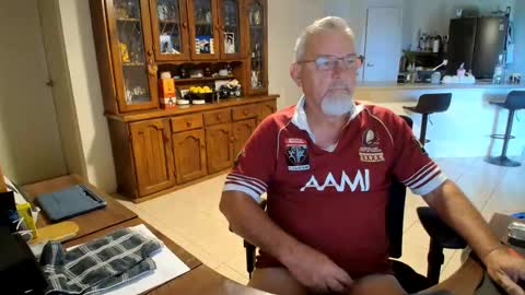 Snapshot of wellhelloo chatting on 06.17.26 Wellhelloo online show from 06.17.26