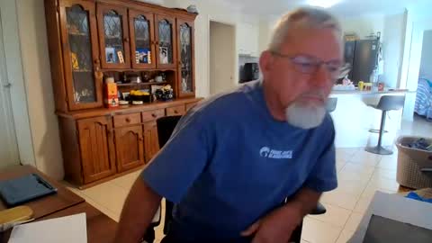Snapshot of wellhelloo chatting on 06.24.26 Wellhelloo online show from 06.24.26