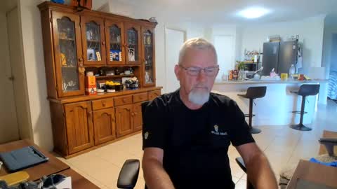 Snapshot of wellhelloo chatting on 06.25.26 Wellhelloo online show from 06.25.26