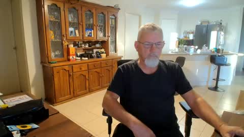 Snapshot of wellhelloo chatting on 07.15.26 Wellhelloo online show from 07.15.26