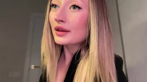 Daisy    online show from 09.13.25