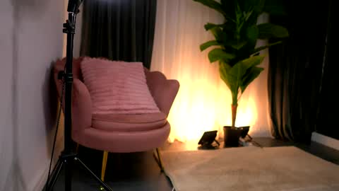 Snapshot of wendyyluv chatting on 04.18.26 Wendy online show from 04.18.26