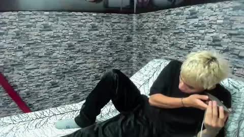 Wesley Boy online show from 09.13.25