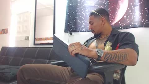 Wesley Rogger online show from 11.14.25