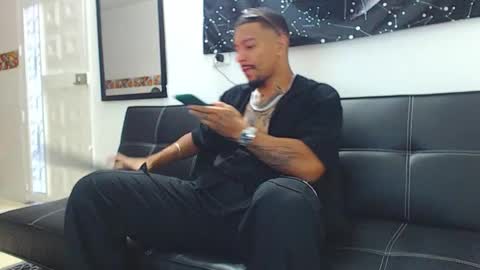 Wesley Rogger online show from 11.29.25