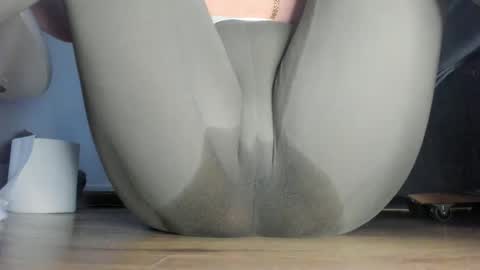 wet_pants2022 online show from 05.16.26