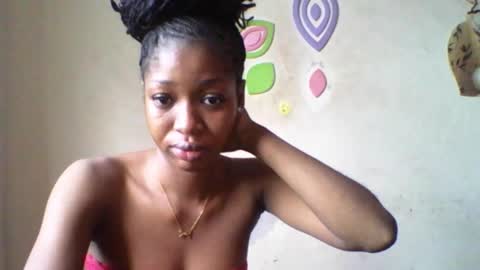 Snapshot of wet_pussy200 chatting on 10.21.25 Bella online show from 10.21.25