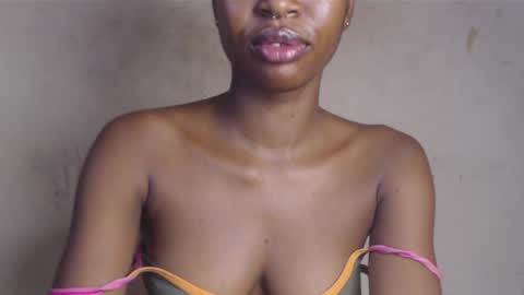 Snapshot of wet_pussy200 chatting on 05.21.26 Bella online show from 05.21.26