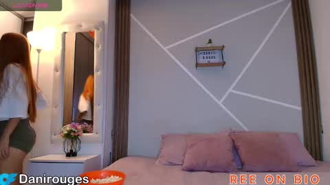 Mia and Dylan online show from 11.12.25