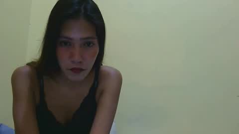Snapshot of wetpetitechix chatting on 05.29.26 wetpetitechix online show from 05.29.26