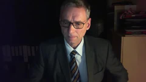 Snapshot of wetsuitedman chatting on 01.21.25 Franz online show from 01.21.25