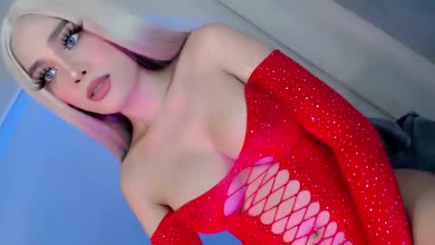 Snapshot of what_the_fuckxx chatting on 03.01.25 kiara online show from 03.01.25