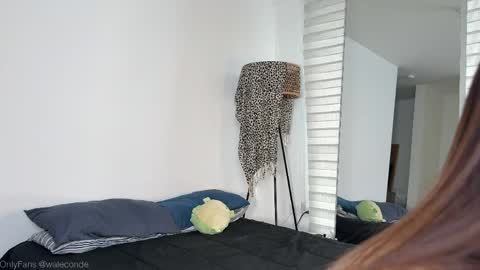 Snapshot of whatpeachy chatting on 05.18.26 Aleska online show from 05.18.26