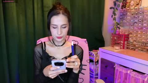 Snapshot of whats_her_name chatting on 05.29.26 Victoria Maria online show from 05.29.26