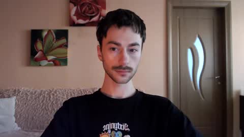 Snapshot of white_sport chatting on 12.17.25 Tom online show from 12.17.25