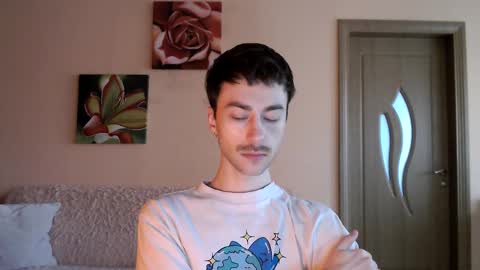 Snapshot of white_sport chatting on 12.18.25 Tom online show from 12.18.25