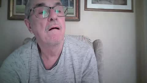 Snapshot of whitebriefs009 chatting on 09.16.25 whitebriefs009 online show from 09.16.25