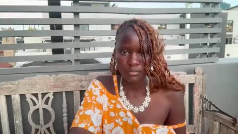 whitenightandqueen online show from 01.12.26