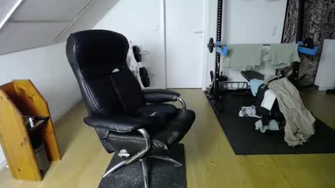 Snapshot of whiterabbit_86 chatting on 12.15.24 whiterabbit_86 online show from 12.15.24