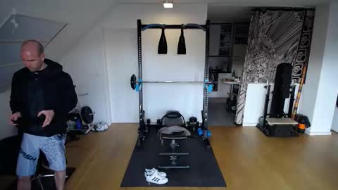 Snapshot of whiterabbit_86 chatting on 12.04.25 whiterabbit_86 online show from 12.04.25