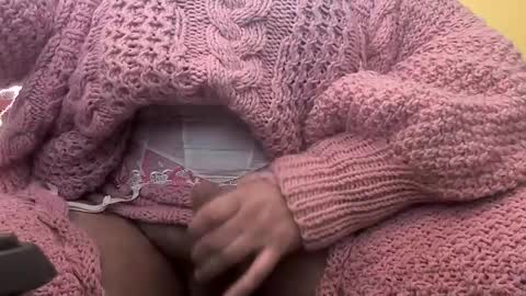 Snapshot of whitesweater chatting on 12.02.24 whitesweater online show from 12.02.24