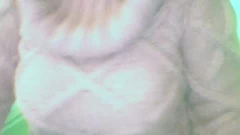 Snapshot of whitesweater chatting on 03.10.25 whitesweater online show from 03.10.25