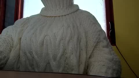 Snapshot of whitesweater chatting on 10.28.25 whitesweater online show from 10.28.25