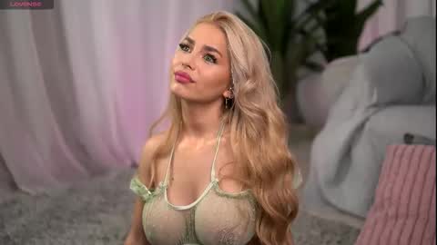 whitneyandrews online show from 11.13.25