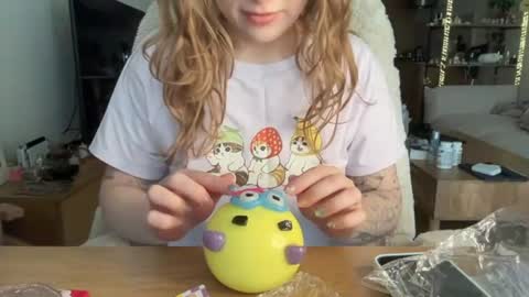 Snapshot of whoisalisa chatting on 06.25.26 Alisa online show from 06.25.26
