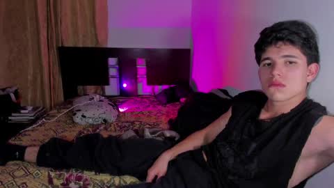 whos_he online show from 04.03.26