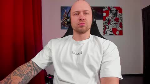Snapshot of why_you_so_serious chatting on 04.25.26 VI online show from 04.25.26