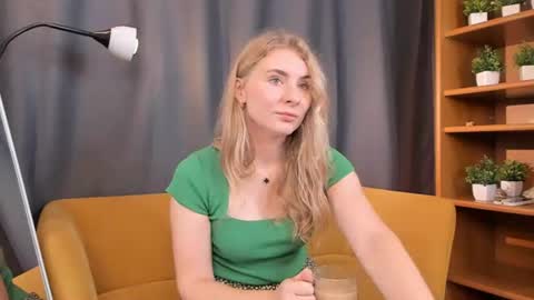 Mia online show from 07.10.26